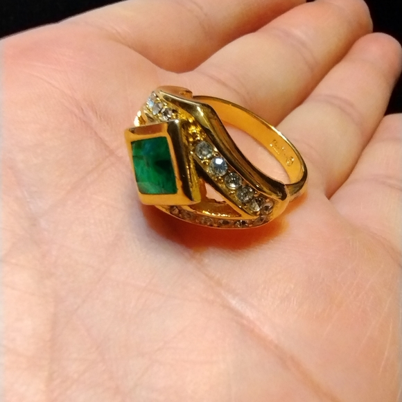 Christian Dior Gold Tone Rhinestone Ring - Picture 5 of 11